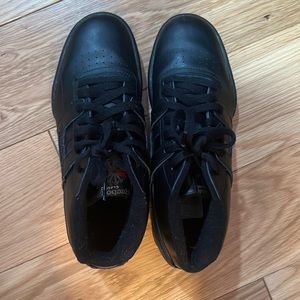 Black Reebok kids 5 1//2 us size